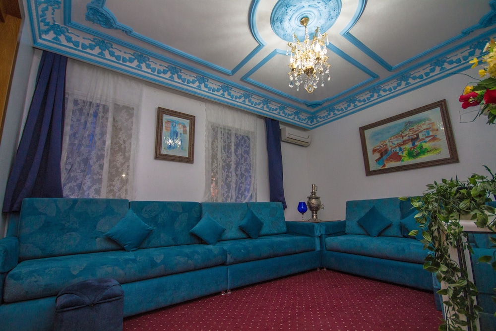 Hotel Tarek 12/25