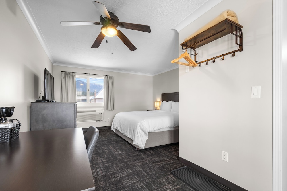 The Lodge at Arrow Lakes 6/17
