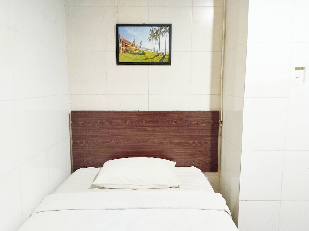 Hotel O Medan Near Gajah Mada formerly Hotel Labuhan Raya 27/61