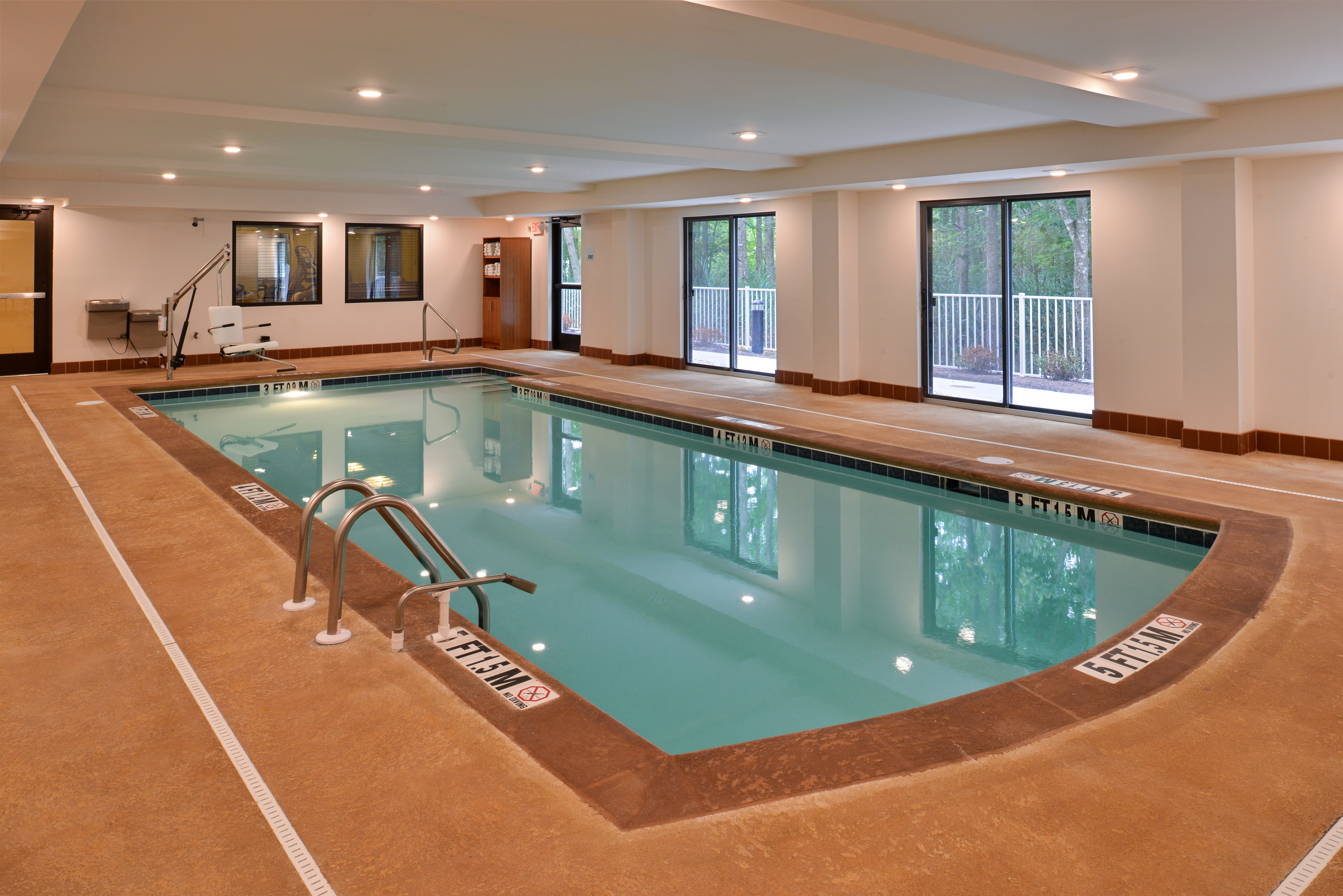 Holiday Inn Express & Suites West Ocean City 34/50