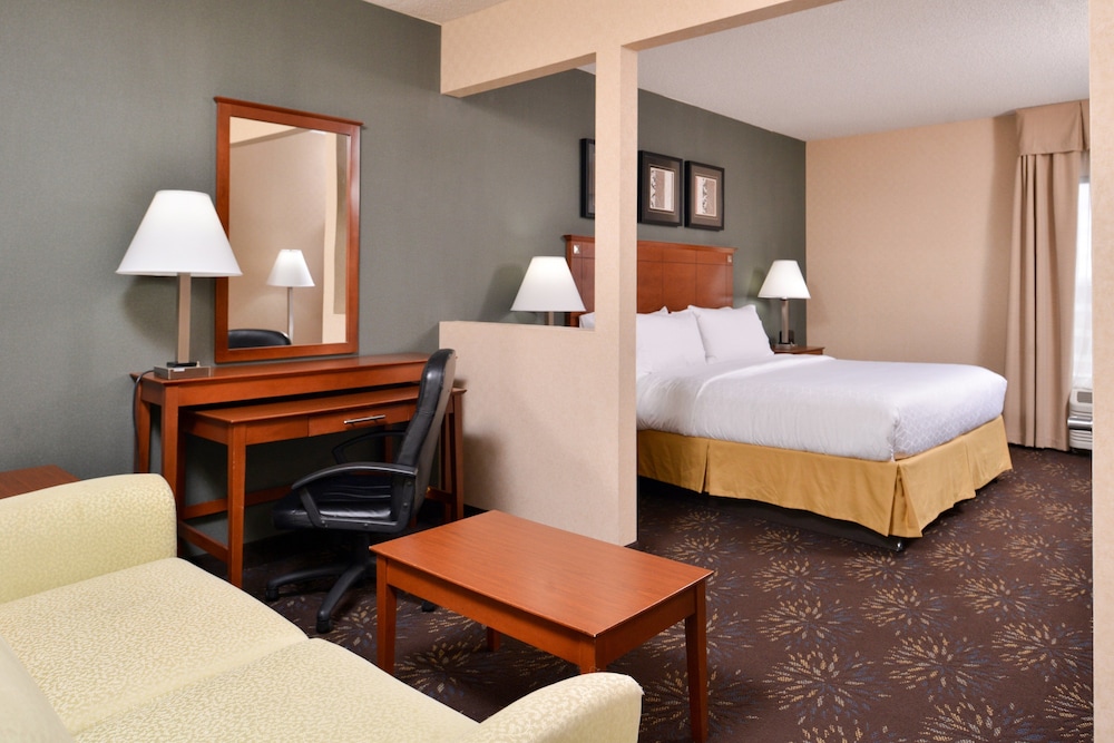 Holiday Inn Express Hotel Suites West Chester 20/76