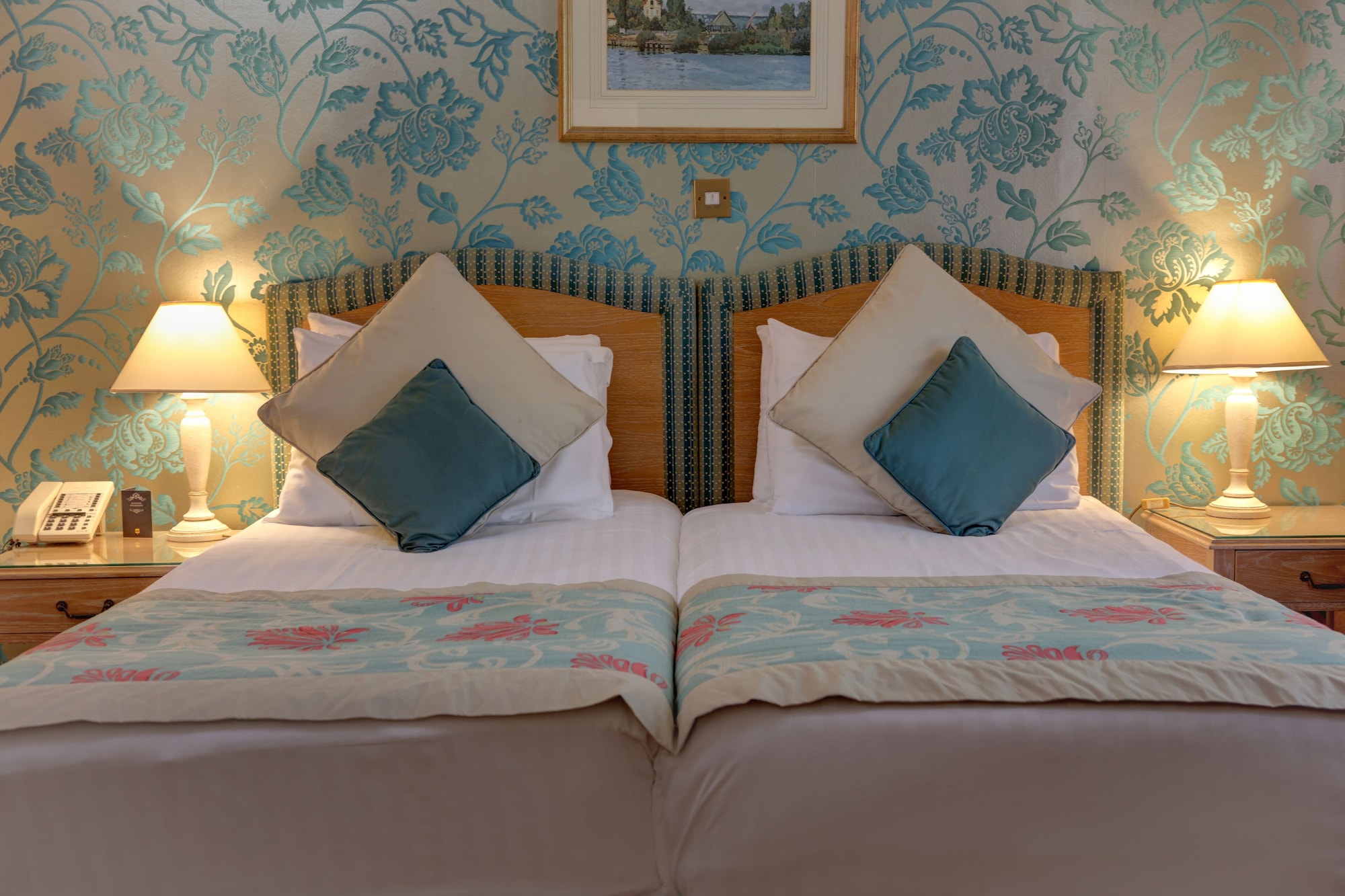 غرفة قياسية بسريرين منفصلين، Norfolk Royale Hotel 3/6