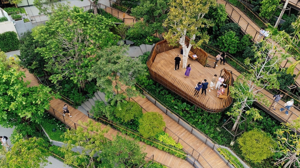 Dusit Thani Bangkok 54/58