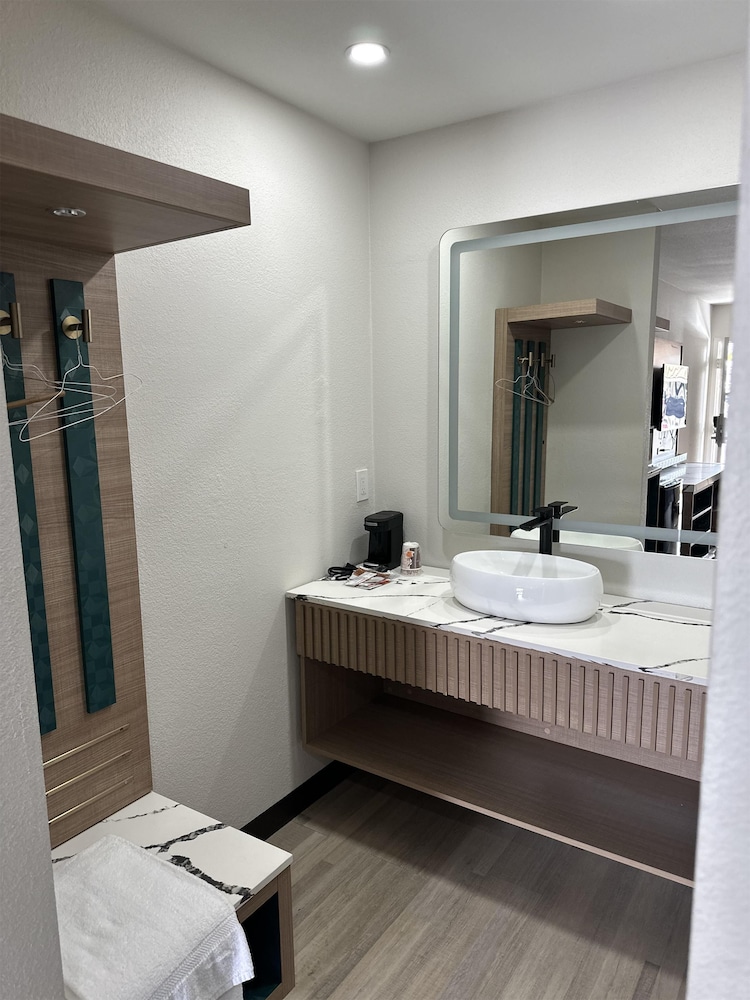 Americas Best Value Inn Pico Rivera Los Angeles E 28/28