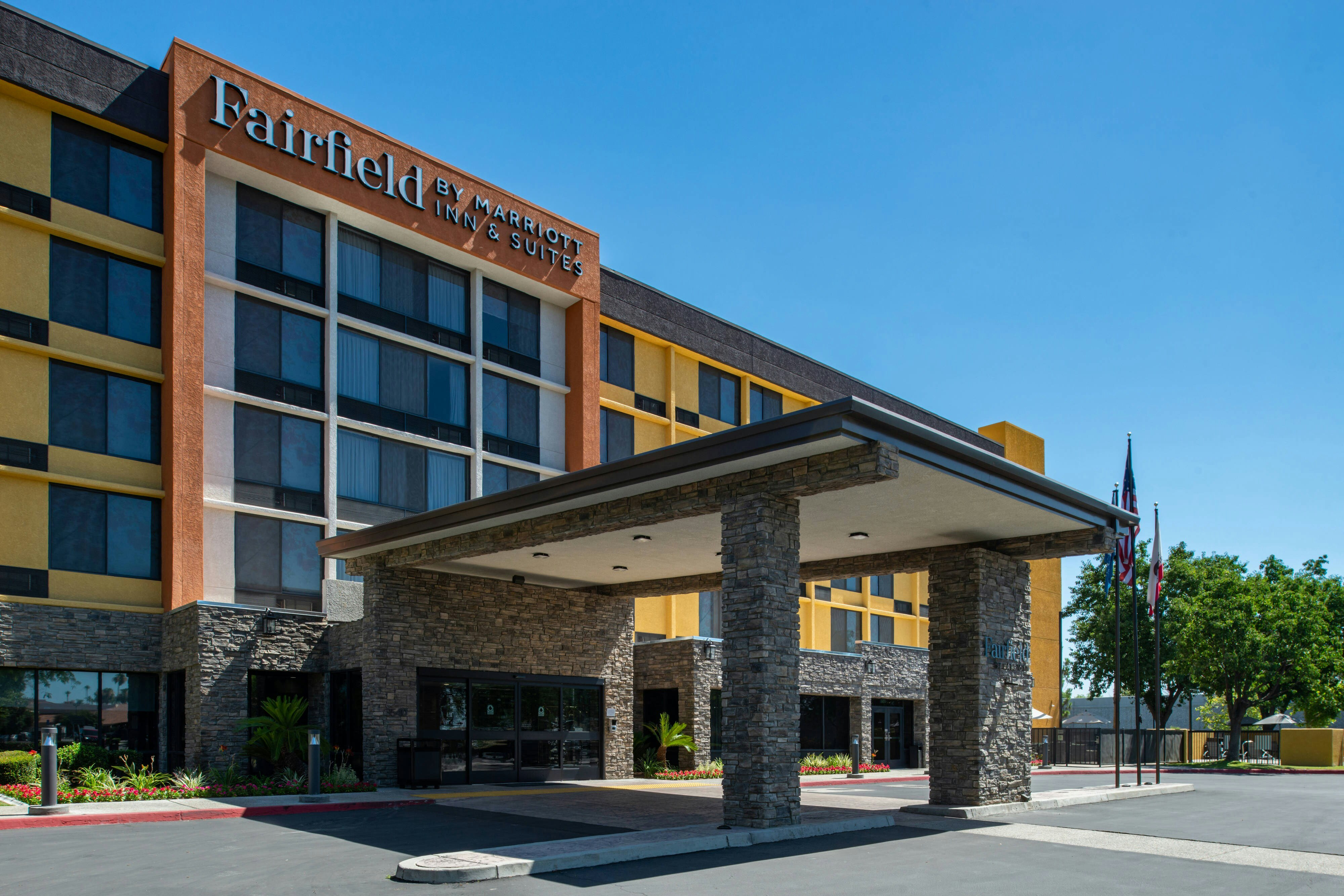 Fairfield Inn and Suites by Marriott Bakersfield Central 36/37