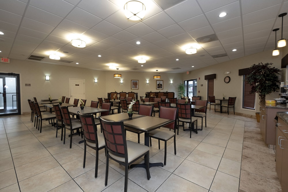 Red Roof Inn & Suites Dothan 35/40
