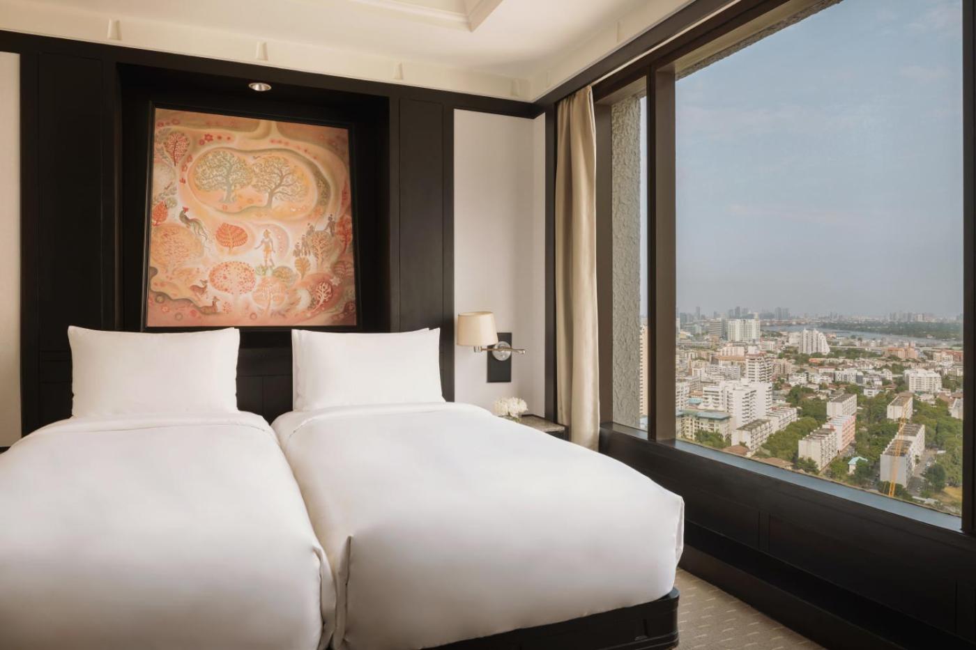 Horizon, Single Bed, City View