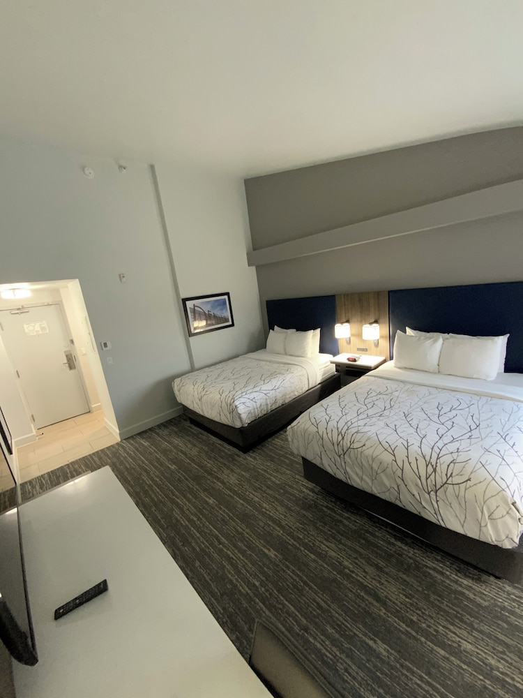 Standard, 2 Queen Beds