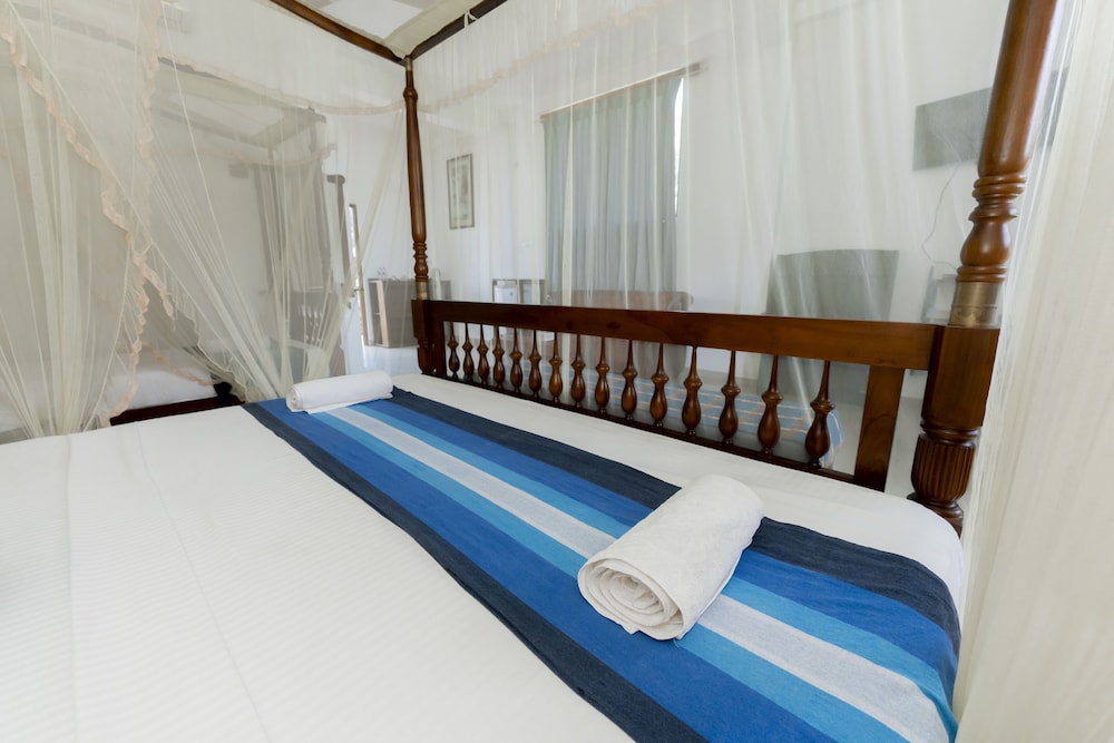 Vacanza Hotel 12/46