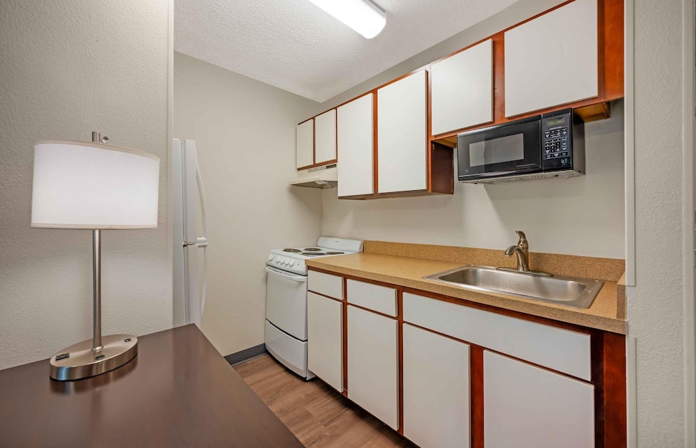 Extended Stay America - Dayton - Fairborn 32/57