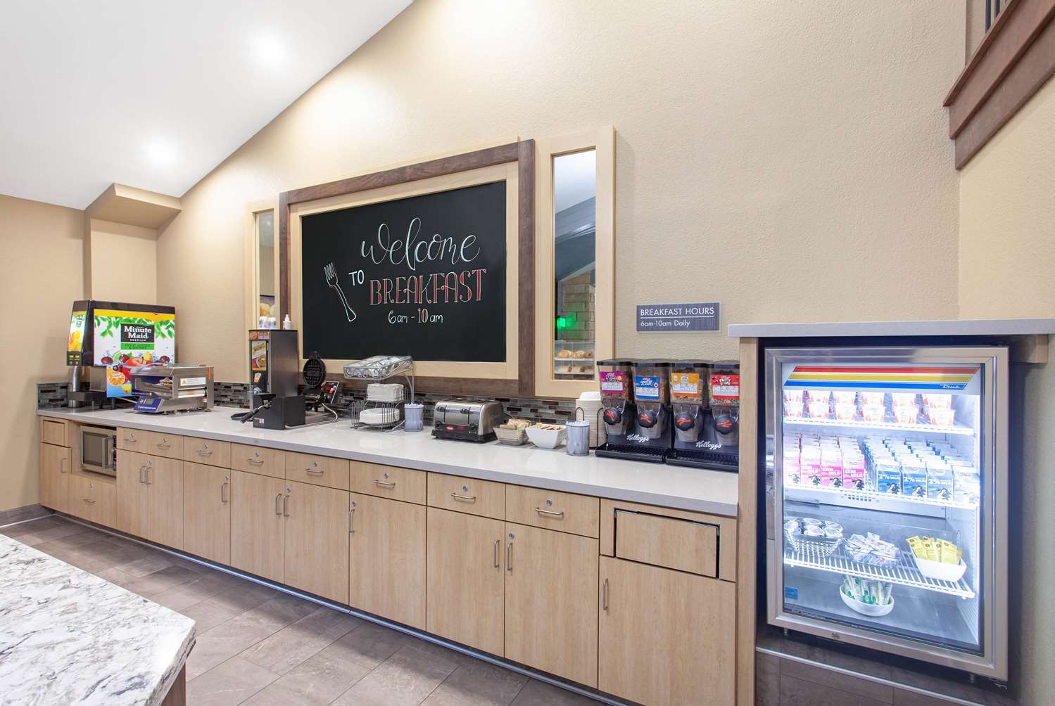 AmericInn by Wyndham Mankato Event Center 5/55