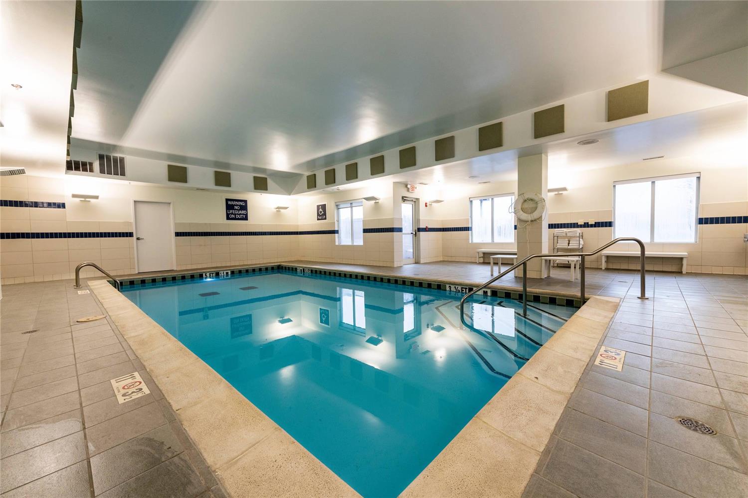 Radisson Hotel Fairview Heights - St. Louis 24/33