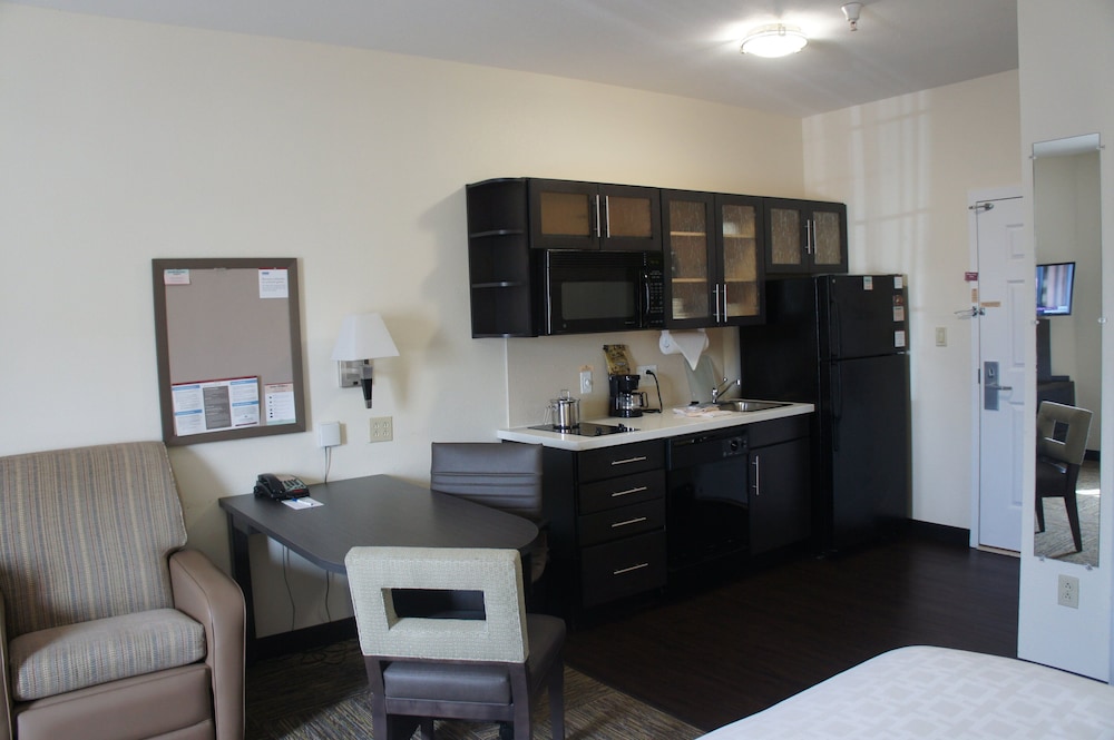 Candlewood Suites Clarksville 38/47