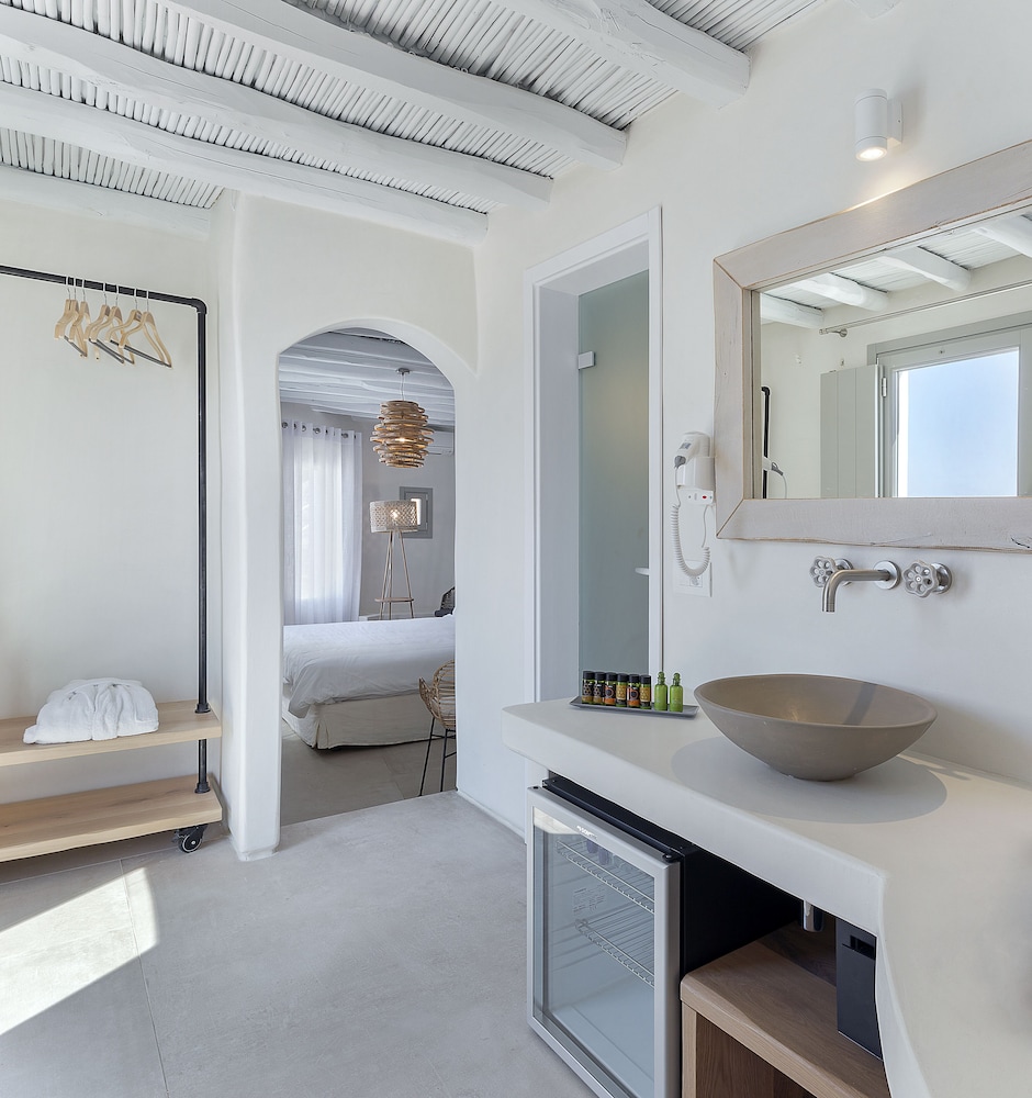 Legacy Suites 42/68