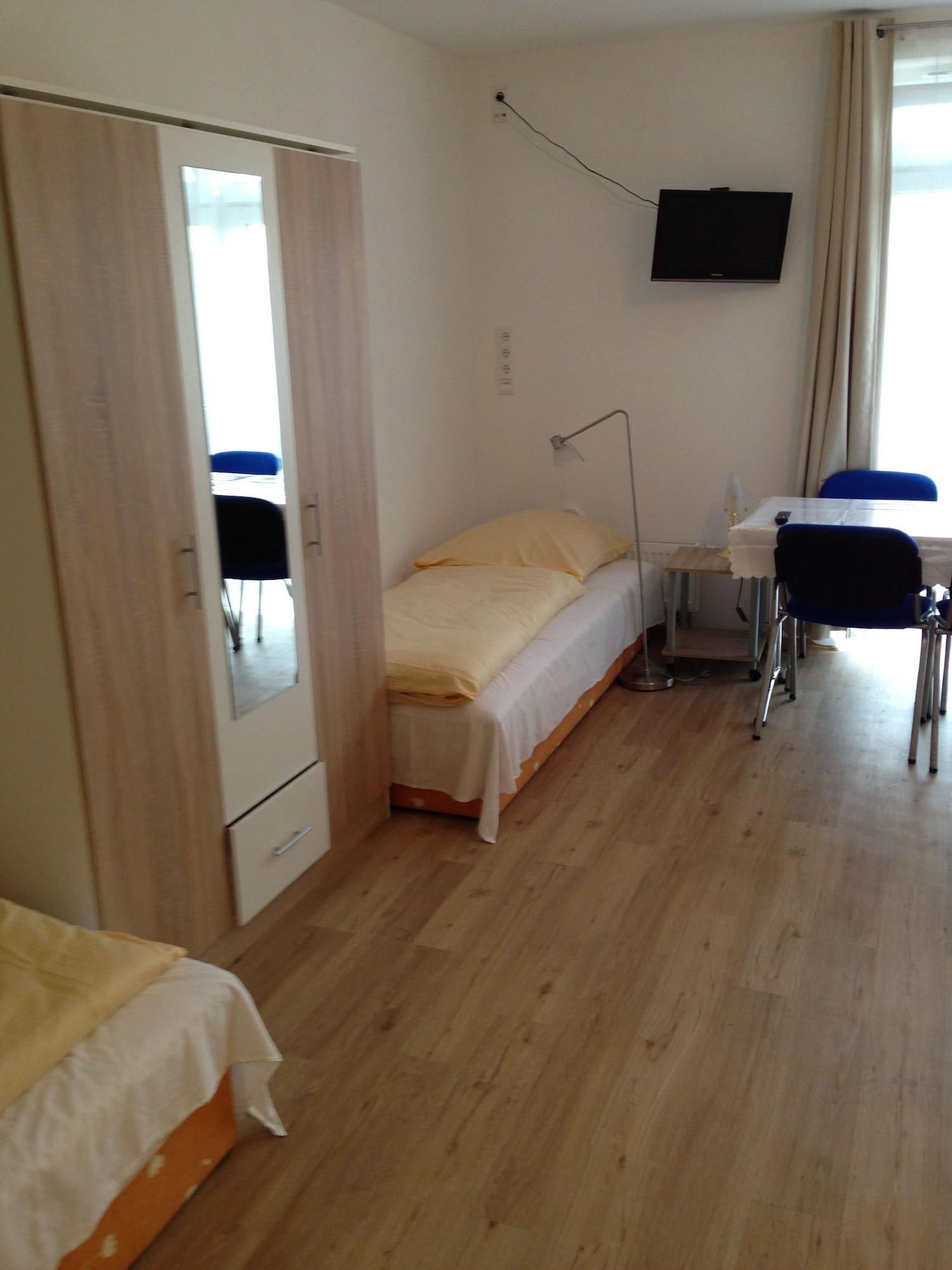 i-Motel 18/50
