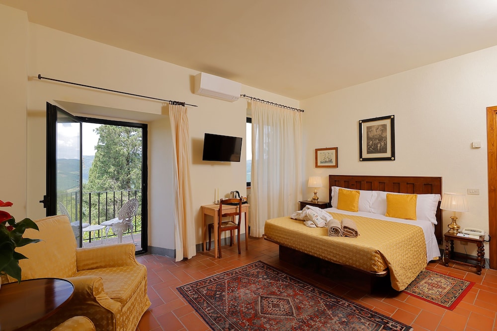 Belvedere, Junior Suite, Queen Bed, Valley View, Small Balcony