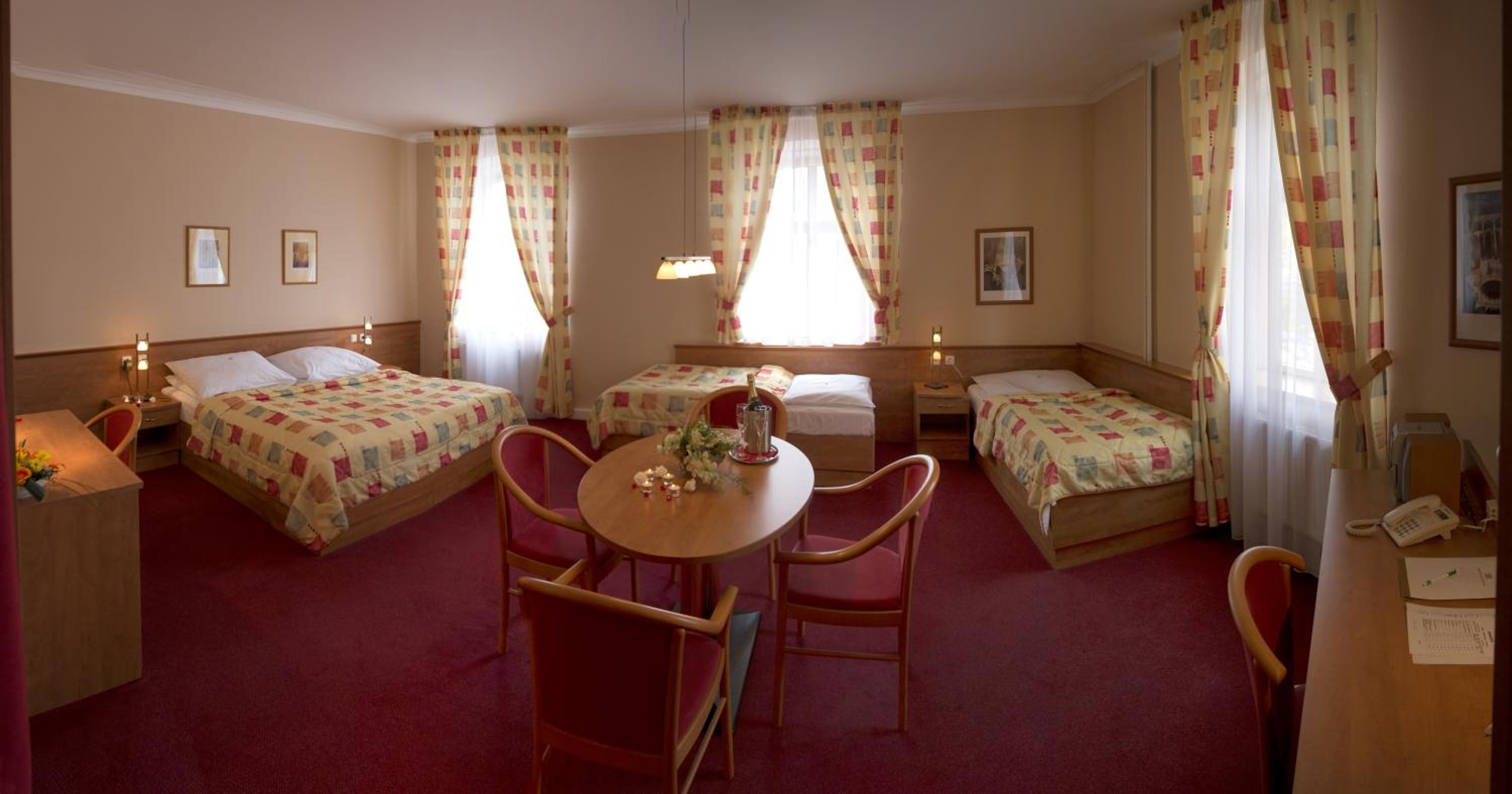 Hotel Ceska Koruna 52/76
