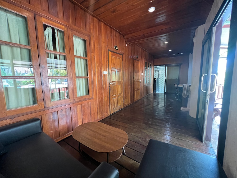 THARATHIP RESORT 43/68