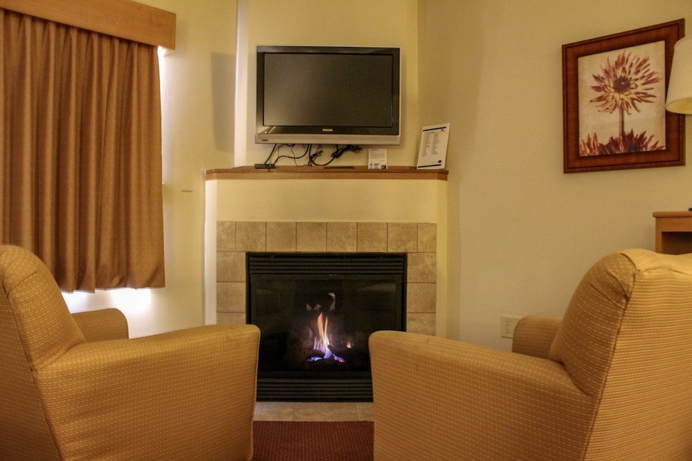 AmericInn by Wyndham Waconia 61/80