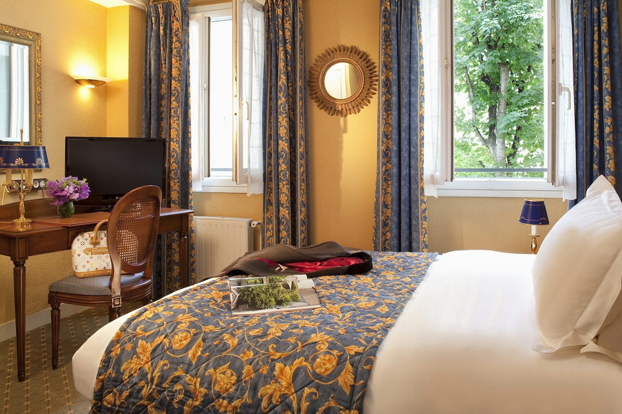 HOTEL DE VARENNE 2/6