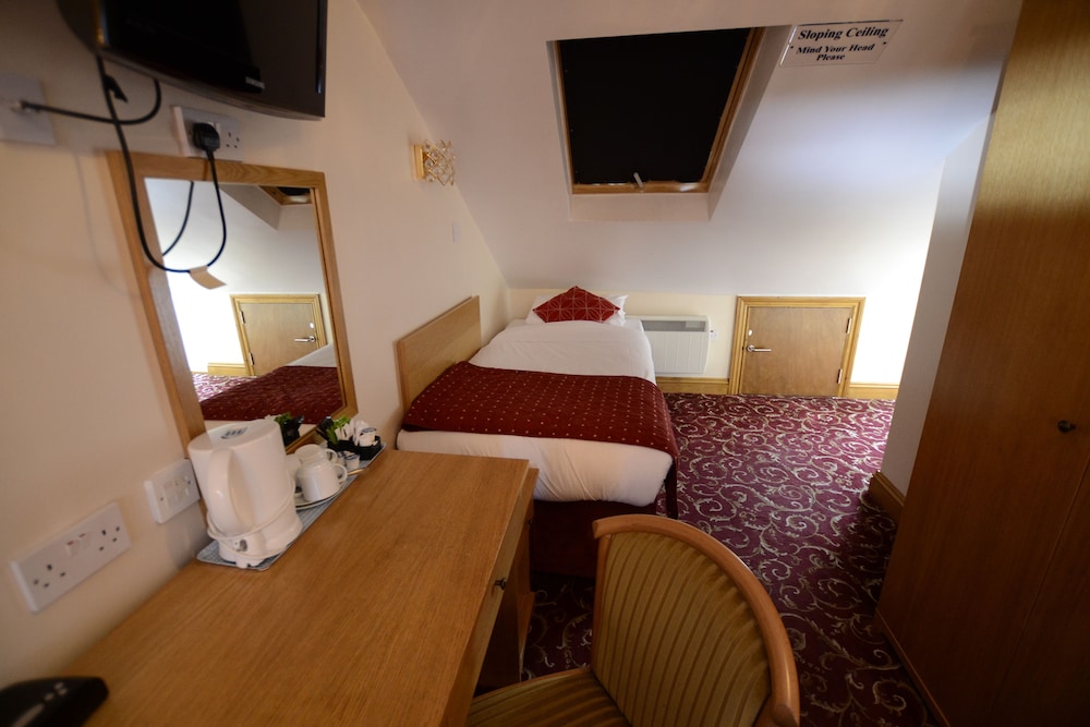 Britannia Inn Hotel Ilford 45/64