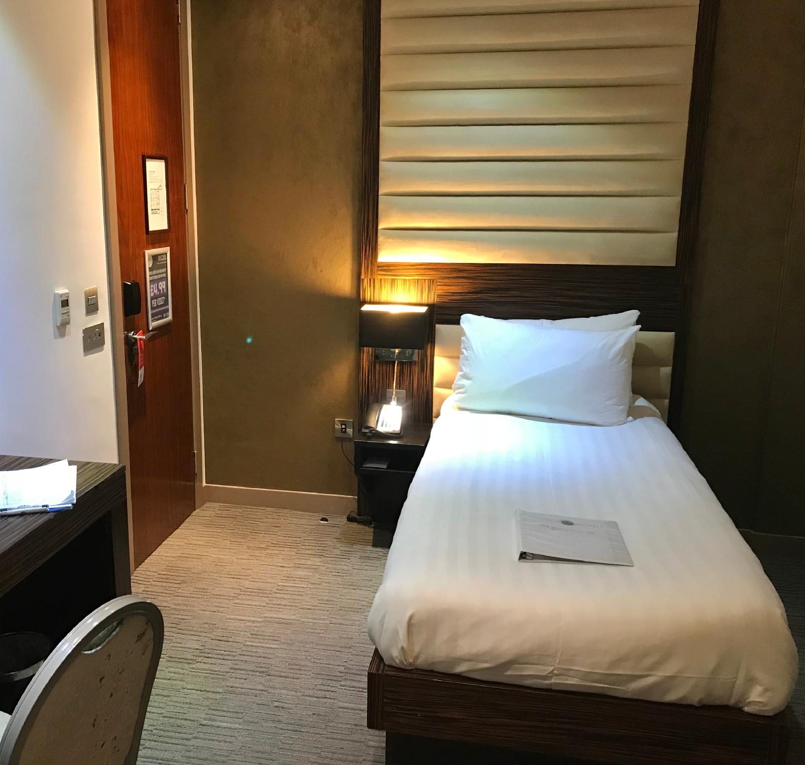 Room, Single
