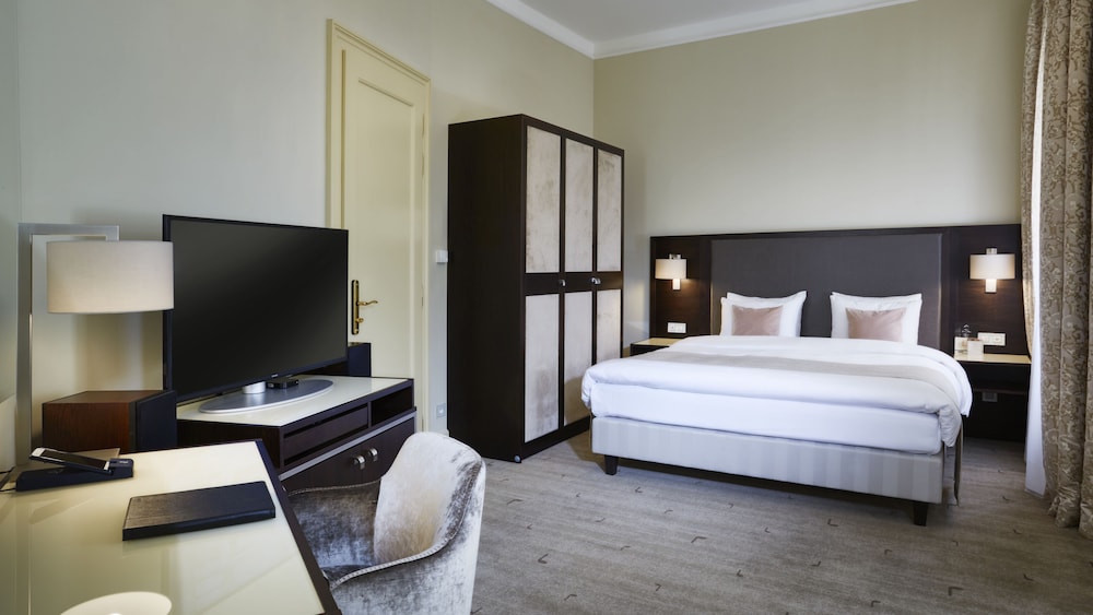 ARIA HOTEL 13/64