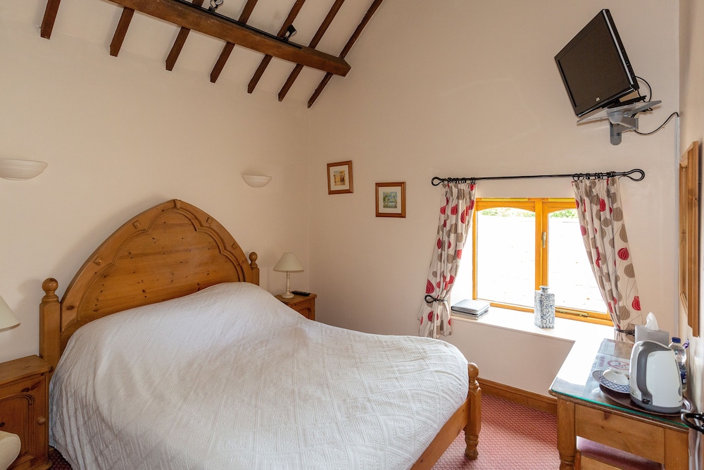 Church Farm Lodge 10/50