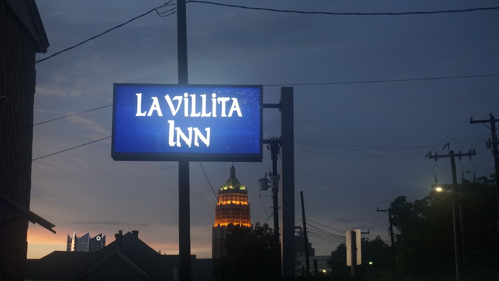 La Villita Inn 3/45