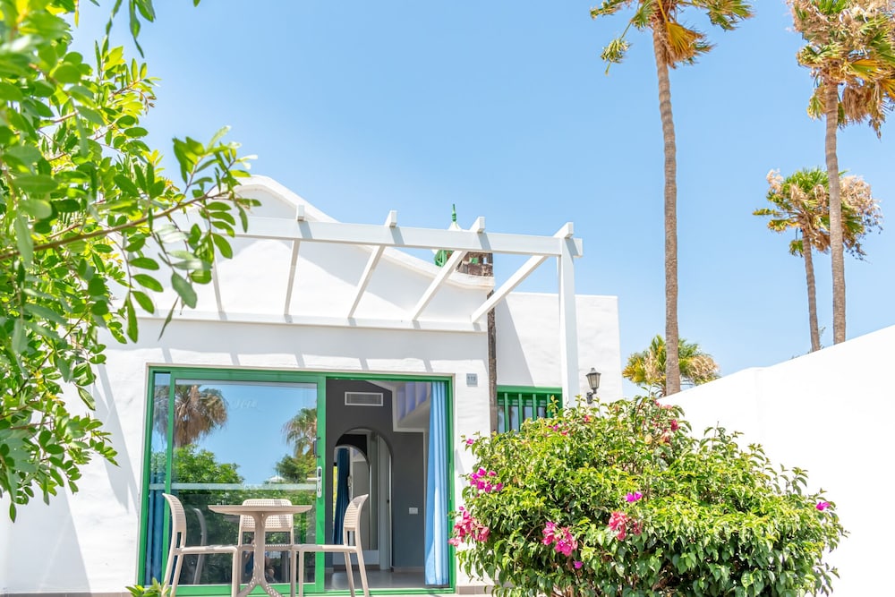 Hyde Park Lane Bungalows in PLAYA DE LOS POCILLOS