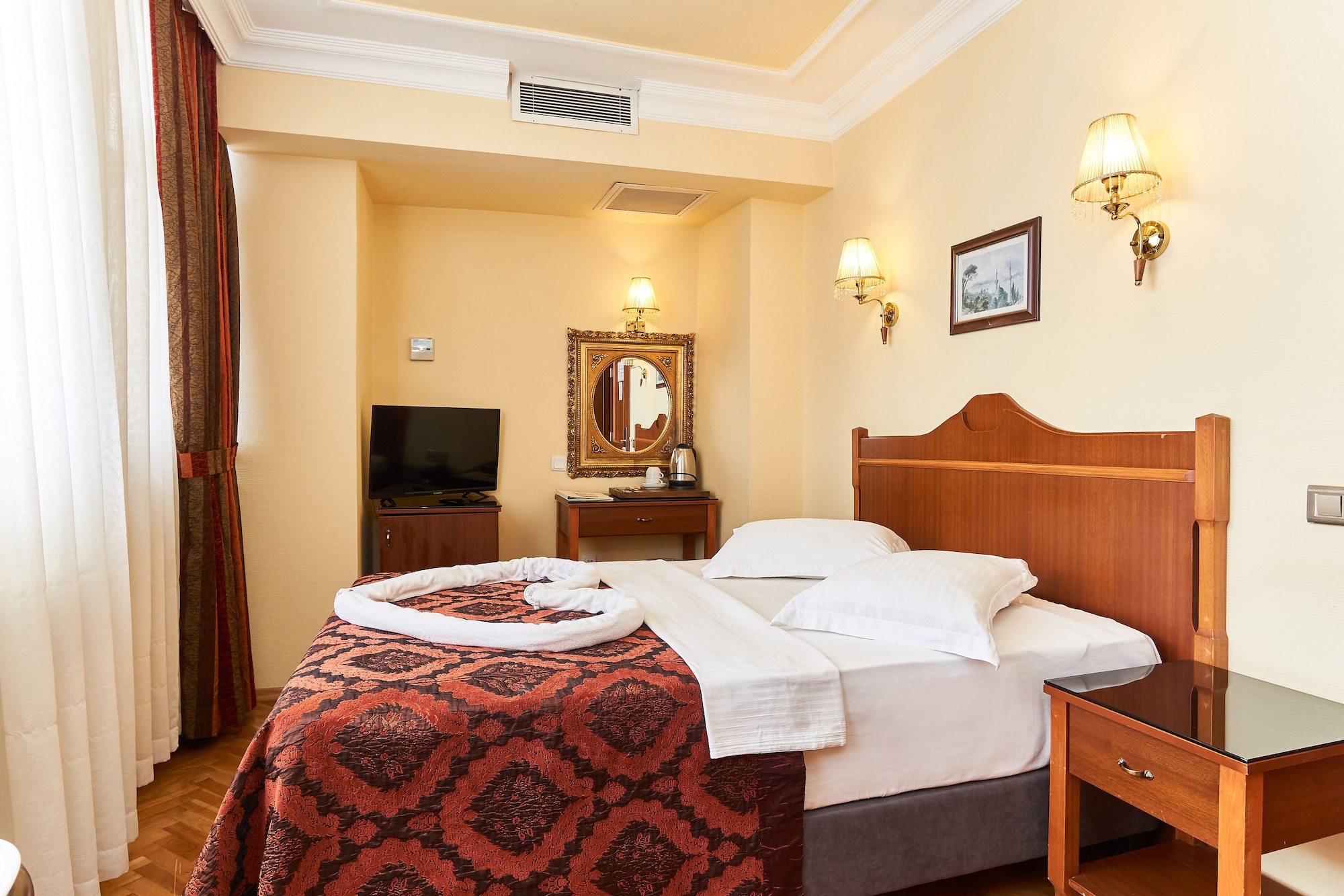 SUPERIOR, SINGLE, KING BED