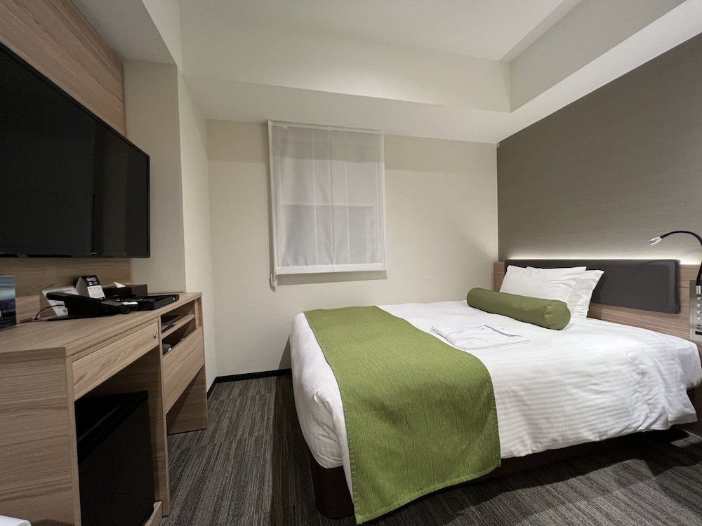 ECONOMY, DOUBLE BED, CORNER