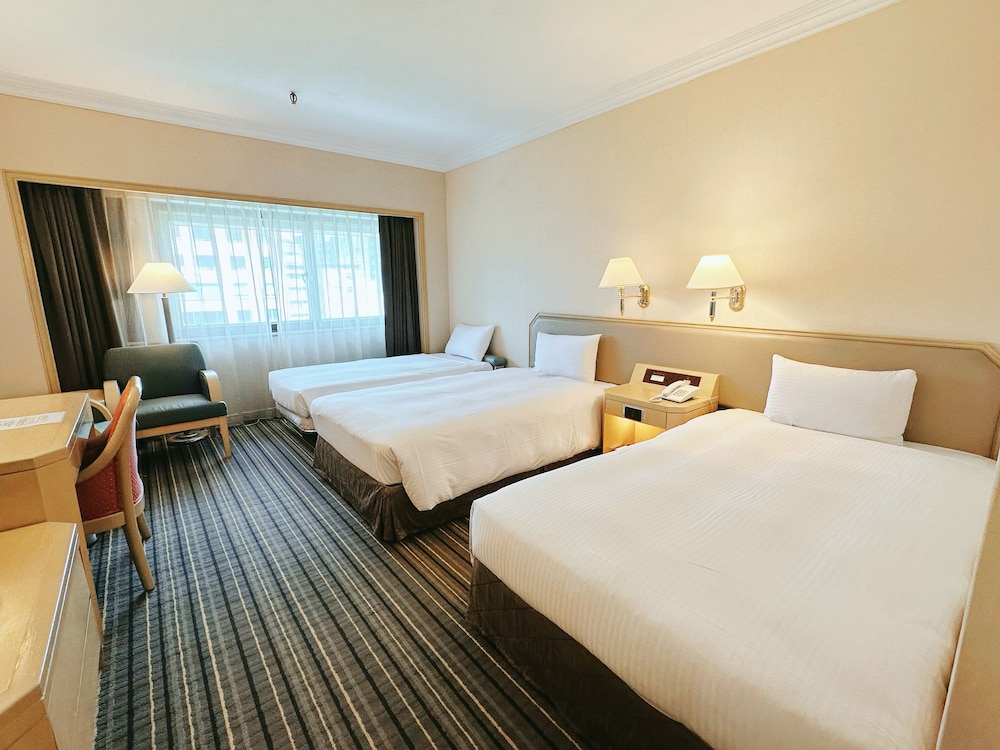 STANDARD, TWIN BEDS, WITH EXTRA BED