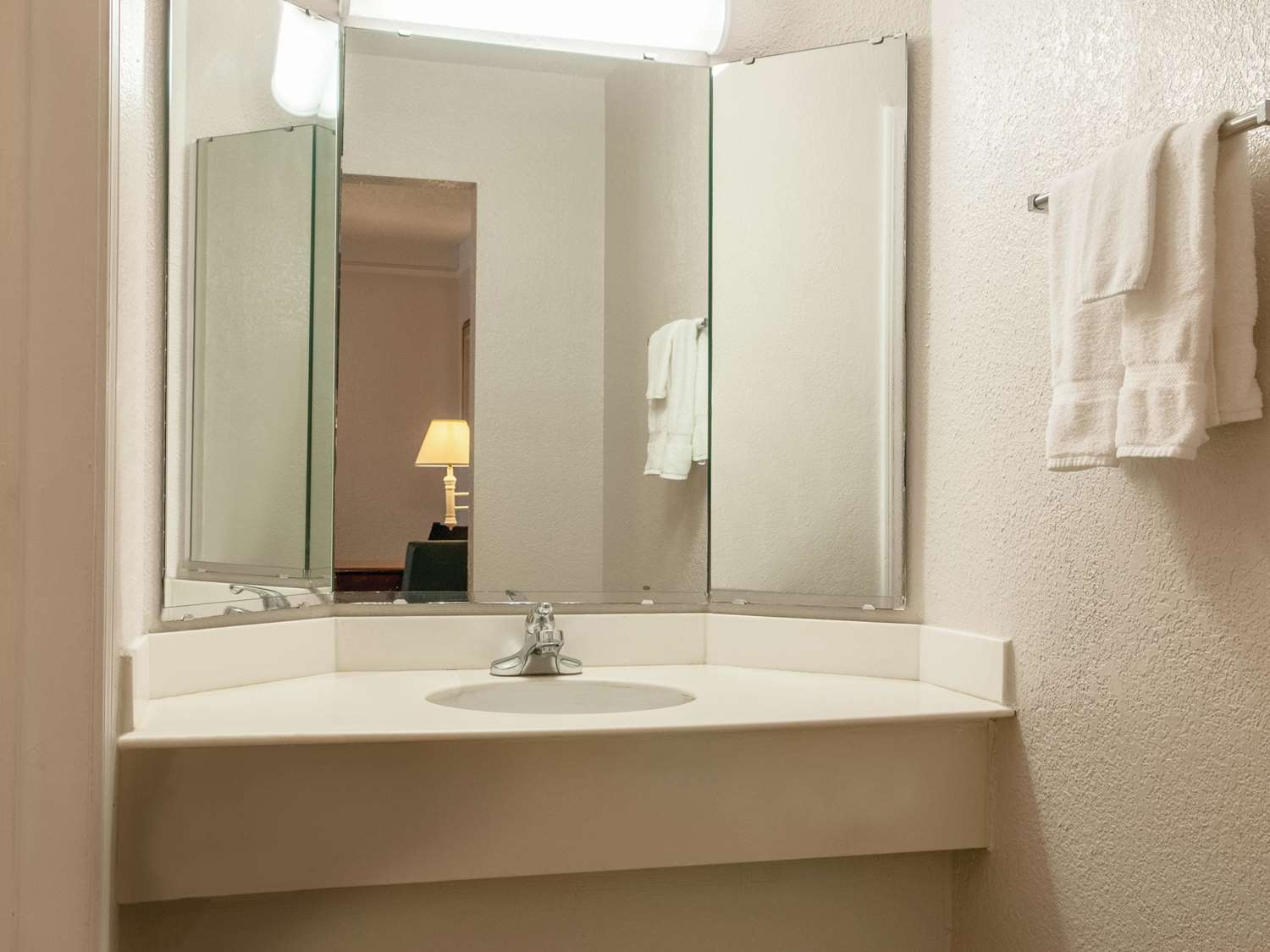 La Quinta Inn by Wyndham New Orleans Veterans / Metairie 16/18