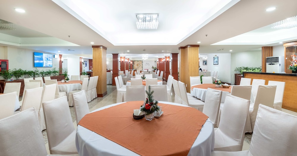 Rex Hotel 48/66