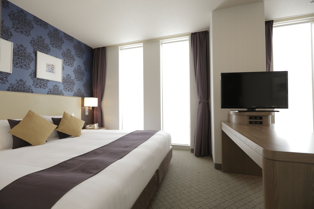 MERCURE YOKOSUKA 13/70