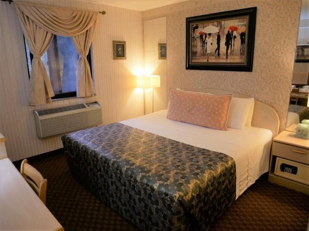 Flushing Central Hotel 23/59