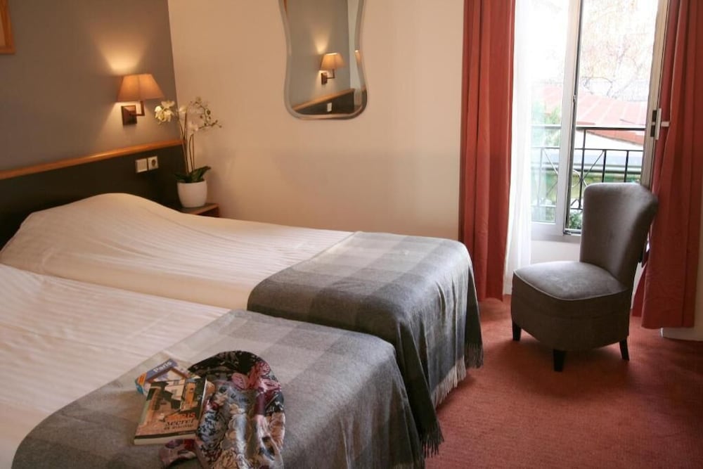 HOTEL DENFERT MONTPARNASSE 9/33