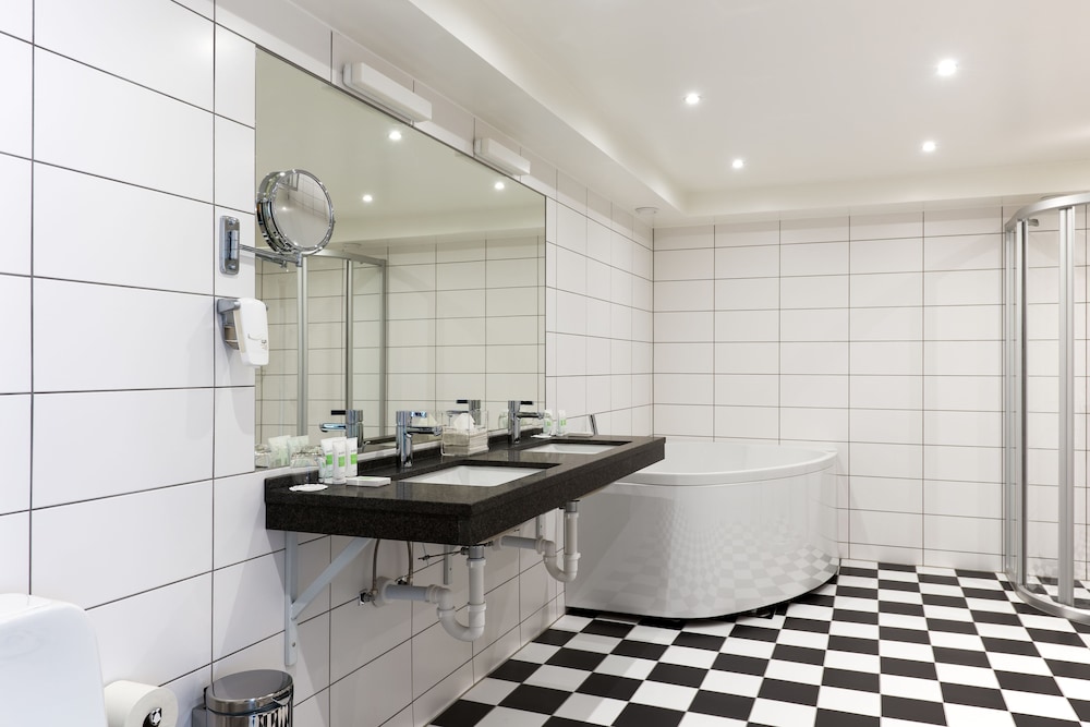 Quality Hotel Grand Boras 36/37
