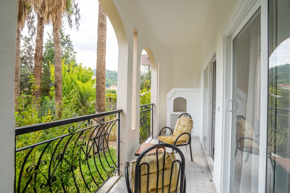 Grand Villa Sol Apart 62/68