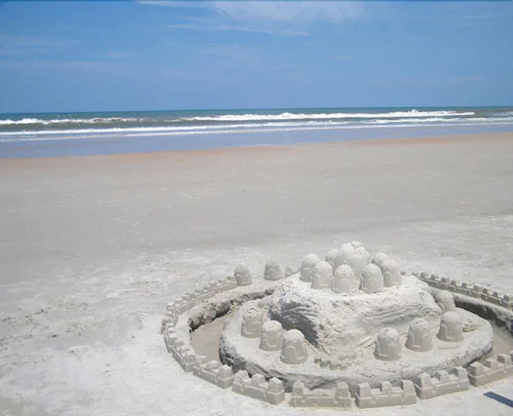 Beachside Hotel 60/60
