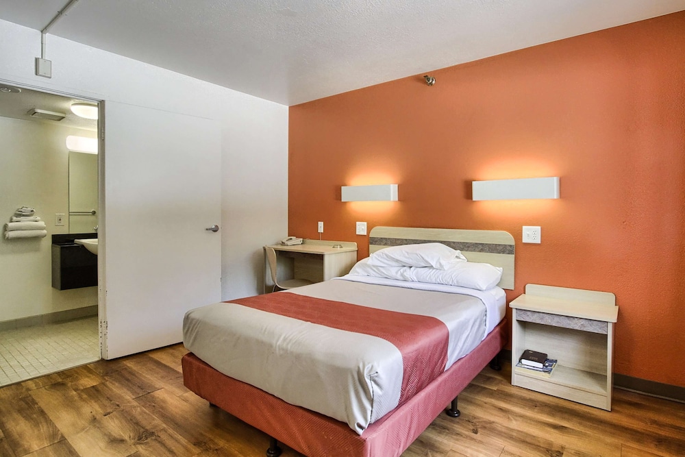 Motel6 New Cumberland, PA - Harrisburg - Hershey South 23/43