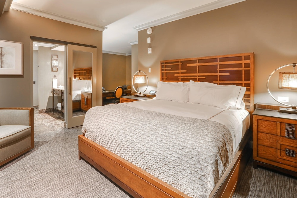 Curtiss Hotel Ascend Hotel Collection 14/50