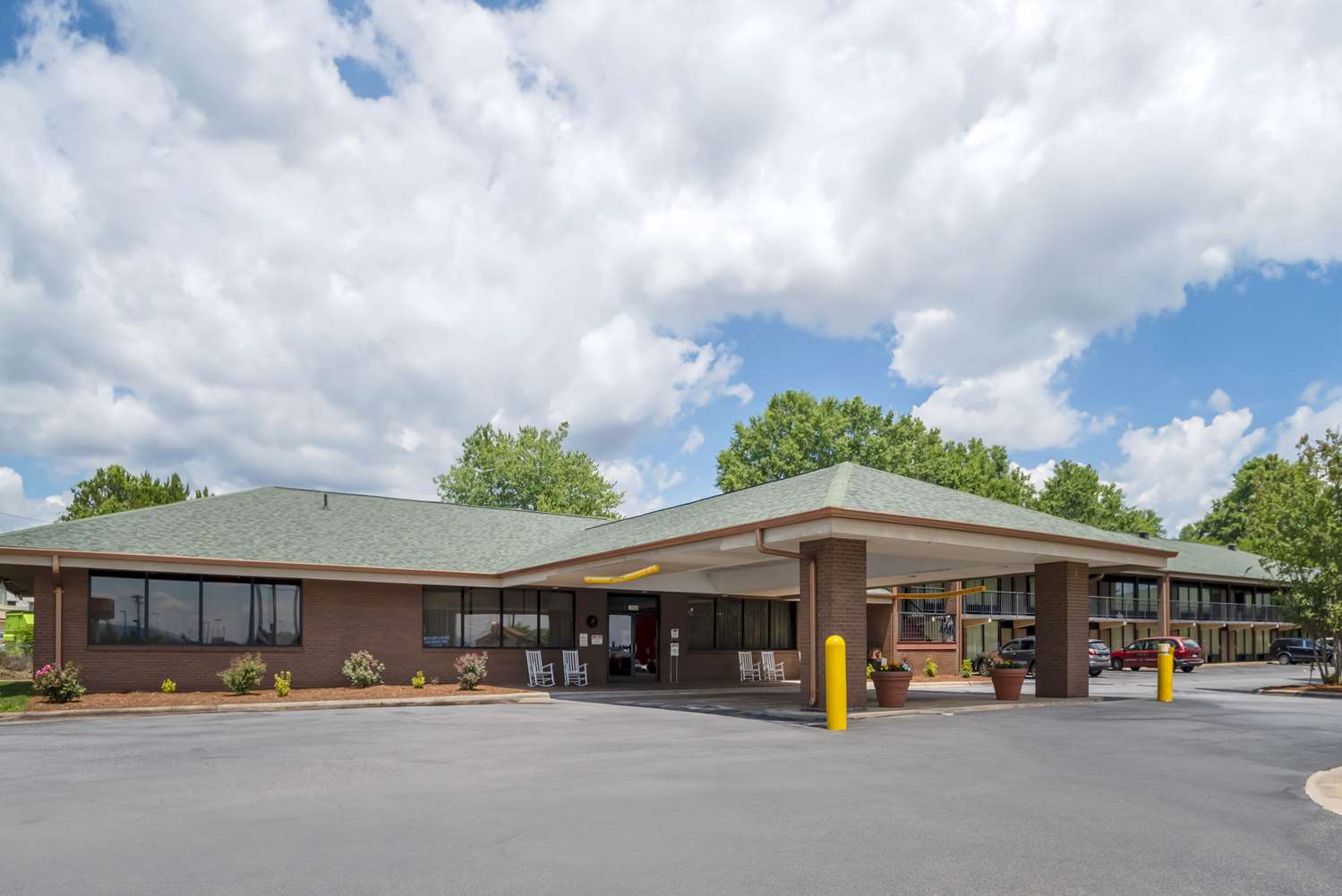 Quality Inn near Speedway 1/16
