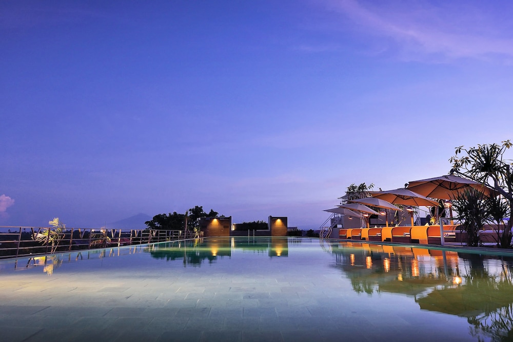De Vins Sky Hotel Seminyak 67/70