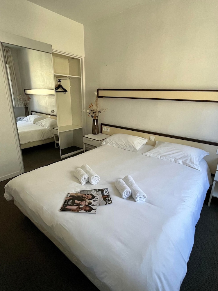 HOTEL DE FRANCE 23/73