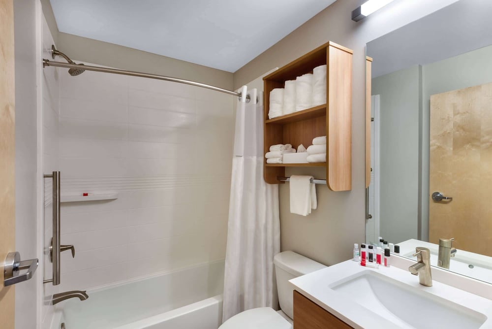 Microtel Inn and Suites by Wyndham Farmington 28/30