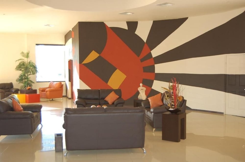 American Inn Hotel Suites Delicias 27/38