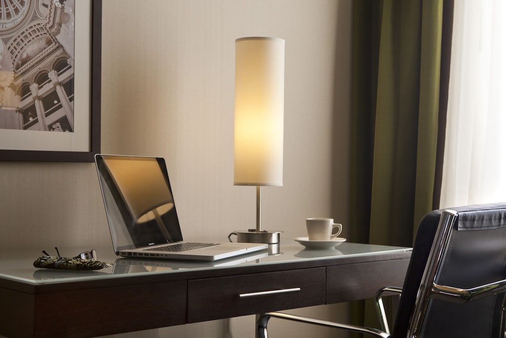 Best Western Premier The Central Hotel & Conference Center 42/48