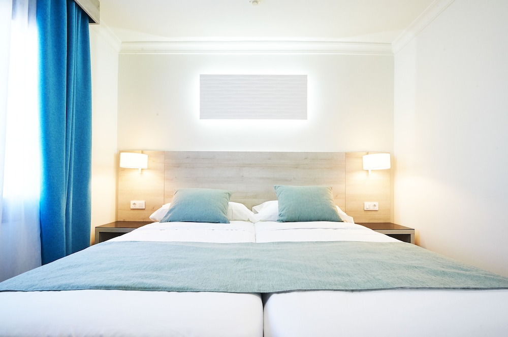 SUITE 1 BEDROOM